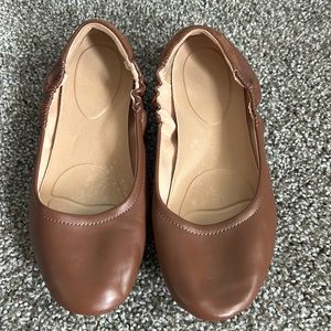 Universal Thread, Goods Co.